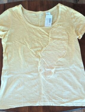 Chico's Soft Light Yellow Scoop Neck Tee